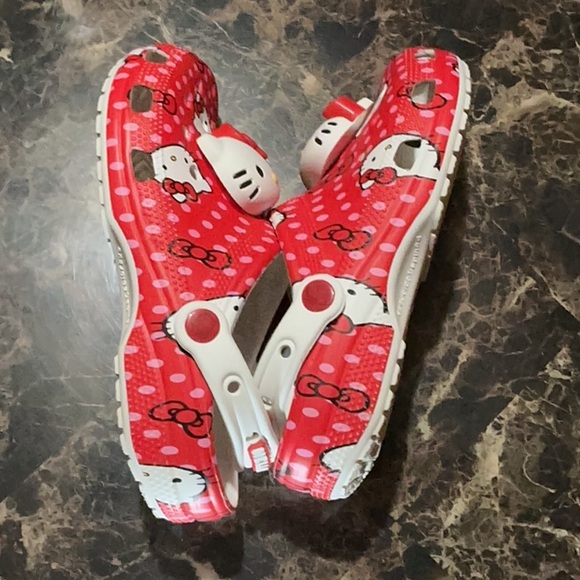 Hello Kitty Red Clogs - Picture 6 of 6